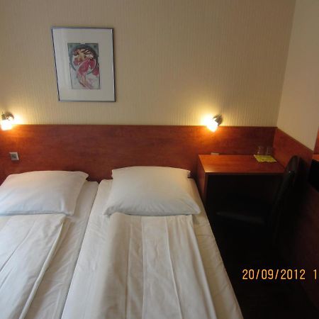 Altstadt Hotel Rheinblick Дюселдорф Екстериор снимка