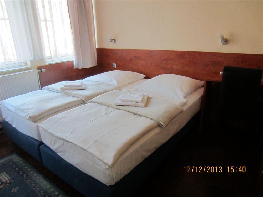 Altstadt Hotel Rheinblick Дюселдорф Екстериор снимка