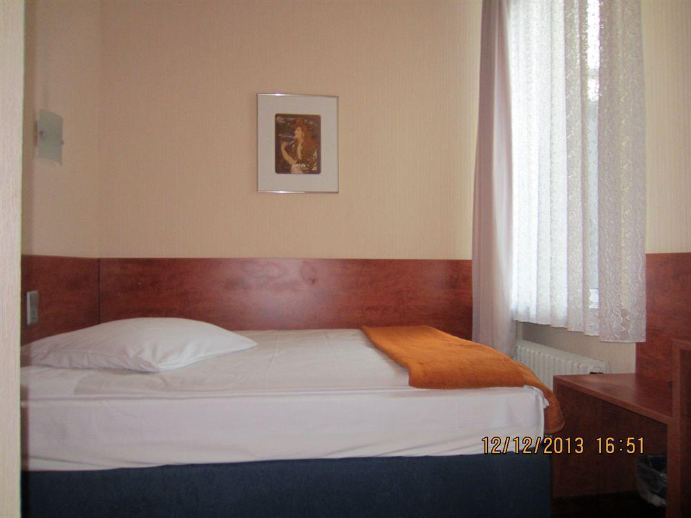 Altstadt Hotel Rheinblick Дюселдорф Екстериор снимка