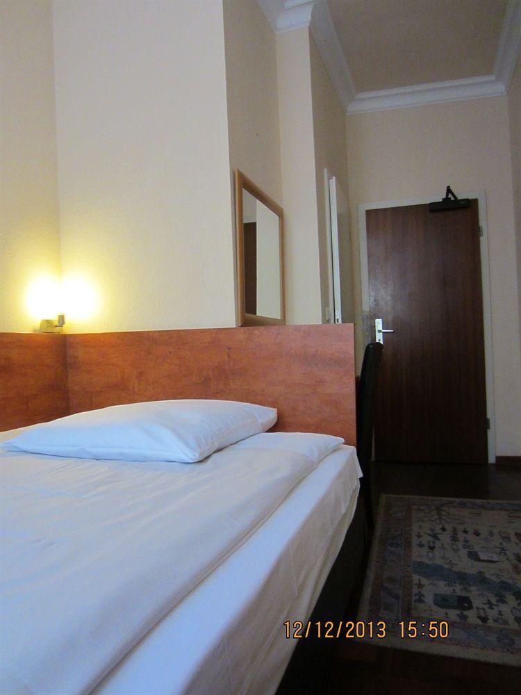 Altstadt Hotel Rheinblick Дюселдорф Екстериор снимка