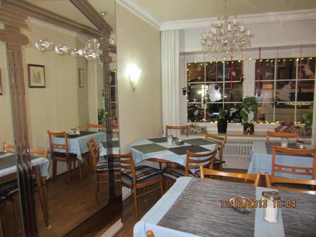Altstadt Hotel Rheinblick Дюселдорф Екстериор снимка