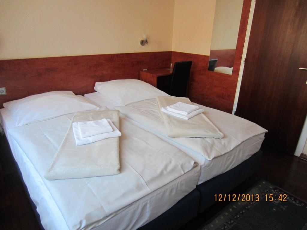 Altstadt Hotel Rheinblick Дюселдорф Стая снимка