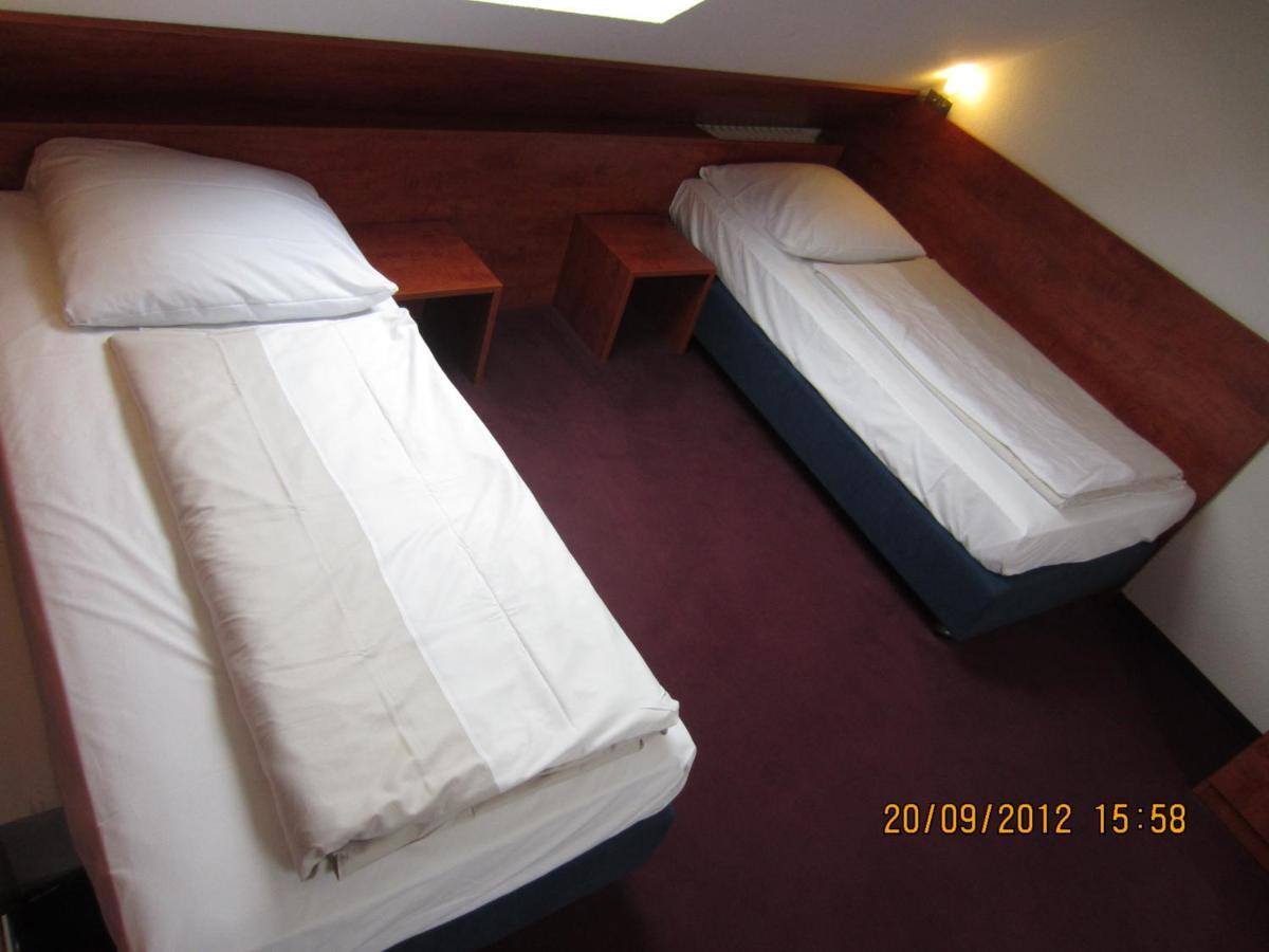 Altstadt Hotel Rheinblick Дюселдорф Екстериор снимка